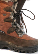 Load image into Gallery viewer, Oribi OC mid-calf Women&#39;s Winter Boots with retractable Ice Grip system