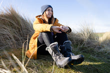 Load image into Gallery viewer, Oribi OC mid-calf Women&#39;s Winter Boots with retractable Ice Grip system