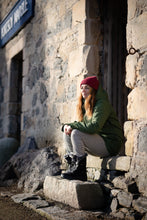 Load image into Gallery viewer, Oribi OC mid-calf Women&#39;s Winter Boots with retractable Ice Grip system